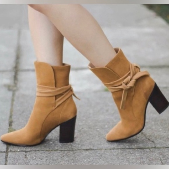 NWT Banana Republic Ankle Boots Suede - Canton Style - Picture 4 of 5